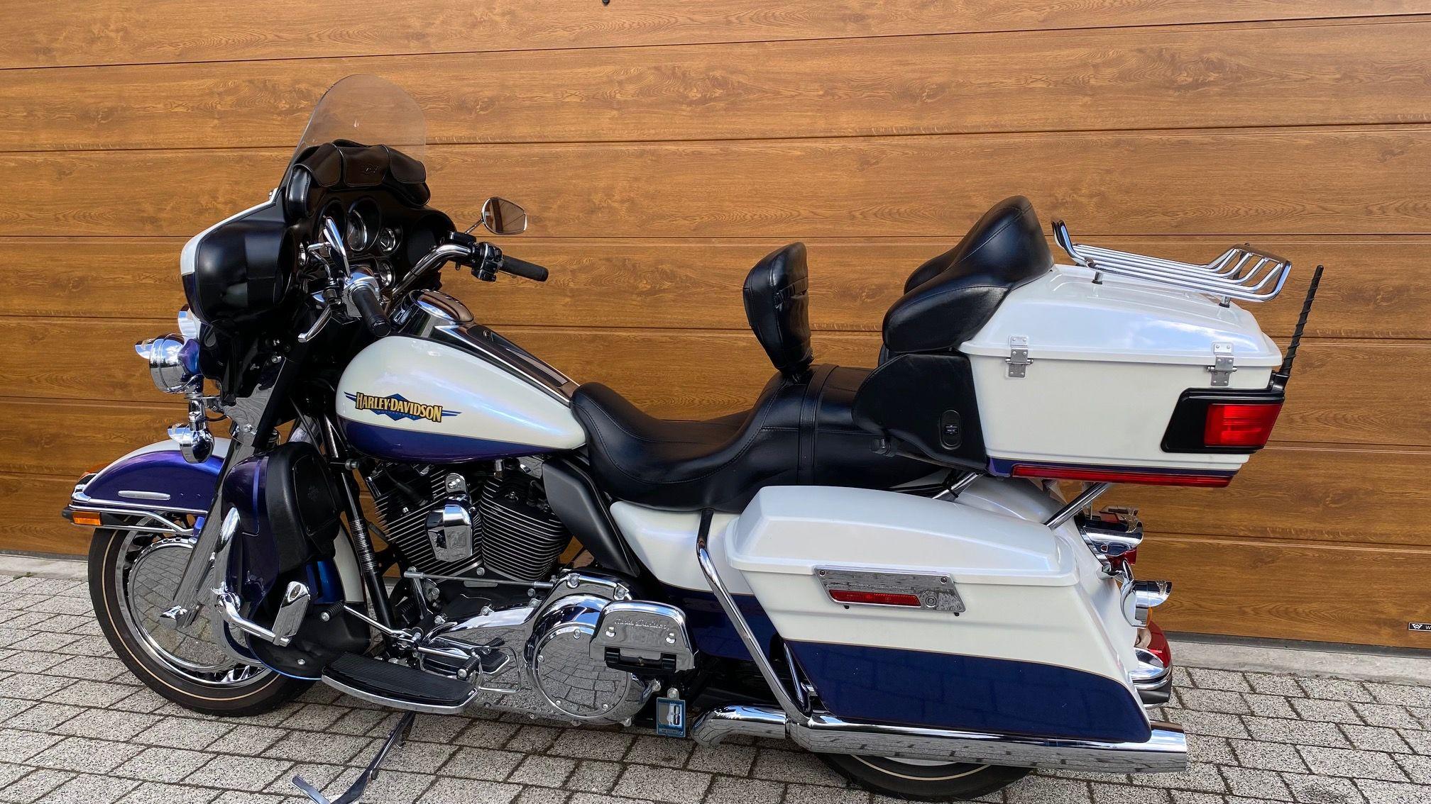 ULTRA LIMITED ELECTRA GLIDE 2010